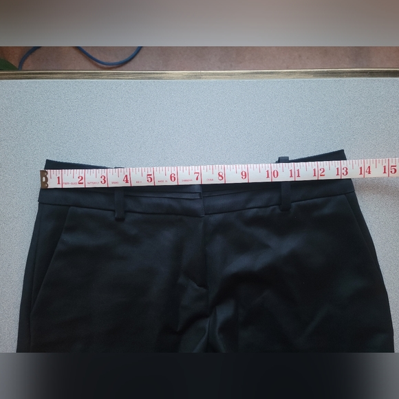 Marciano | Dress Shorts Size 0 - Picture 4 of 7